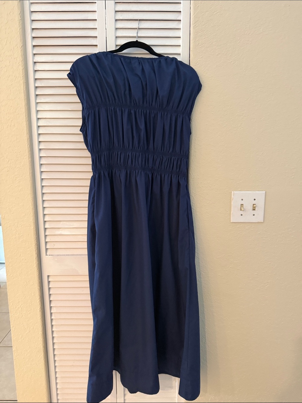 Mila Mae Navy V-Neck tie Gathered Waist Midi Dress size large - Picture 6 of 7